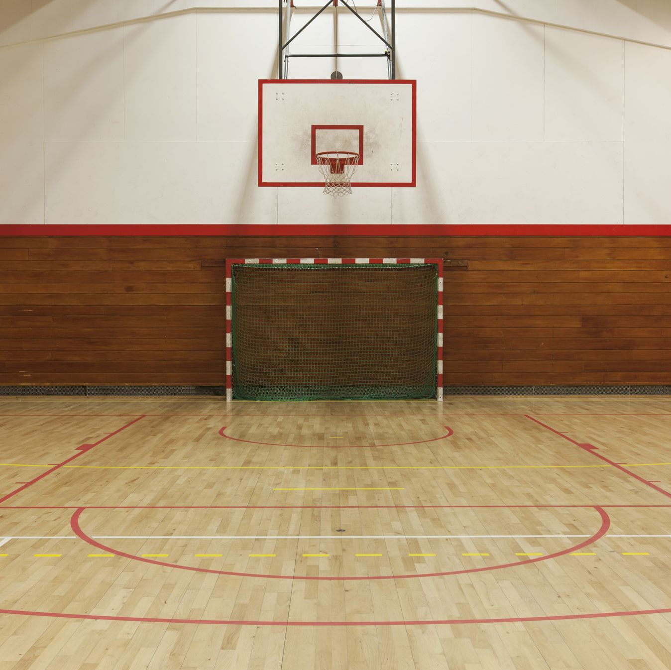 Sporthalle mit Holzboden